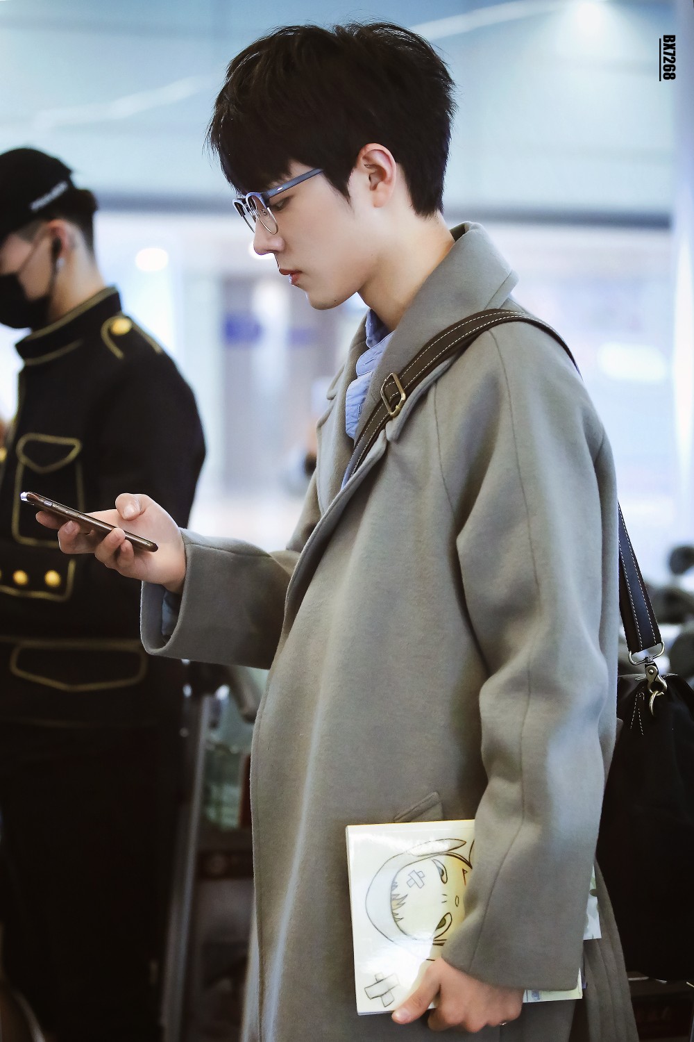 肖战机场照