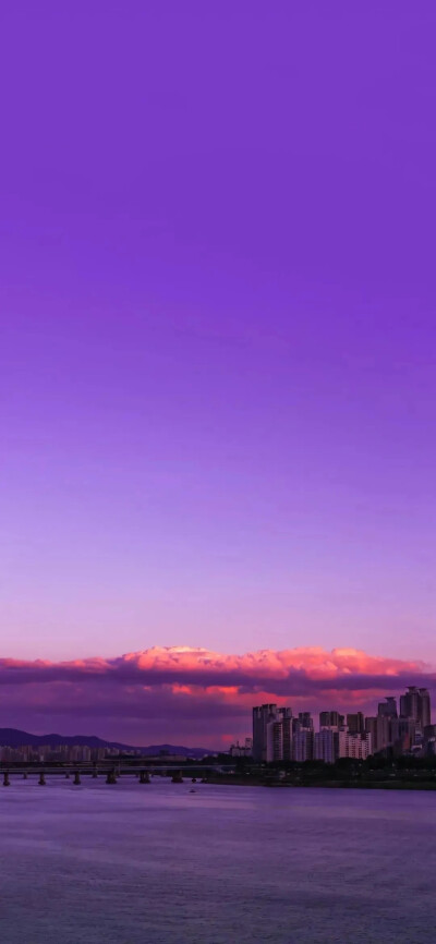 紫色水彩画紫色天空图片