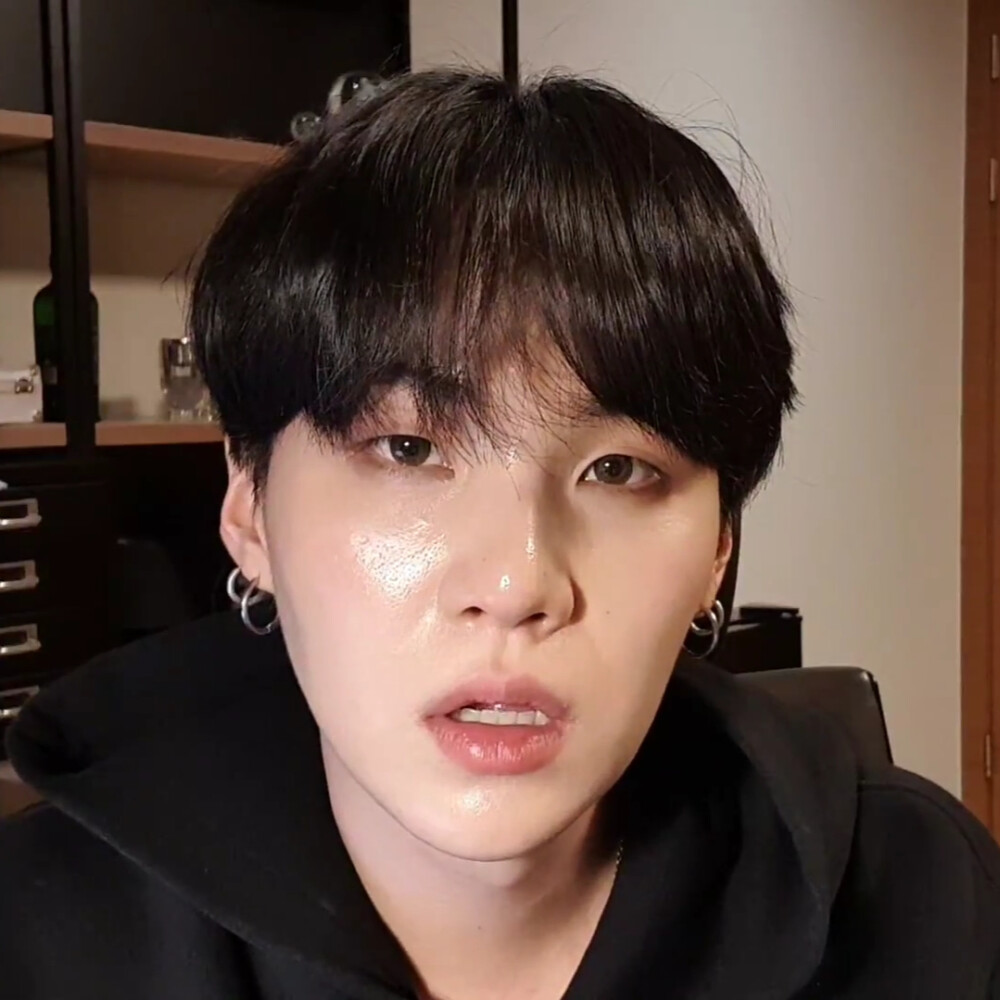 闵玧其可二改看简介