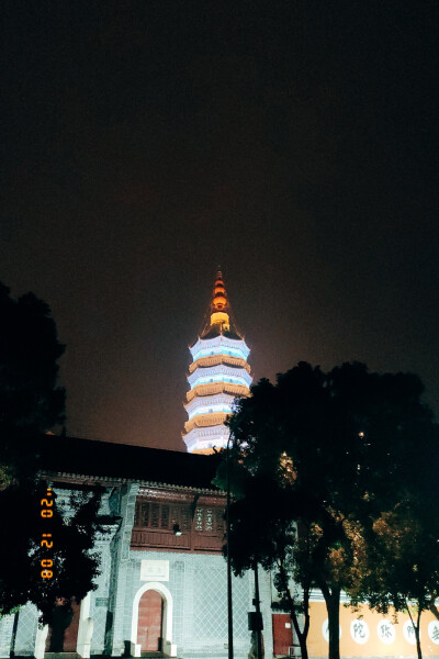 振风塔夜景图片