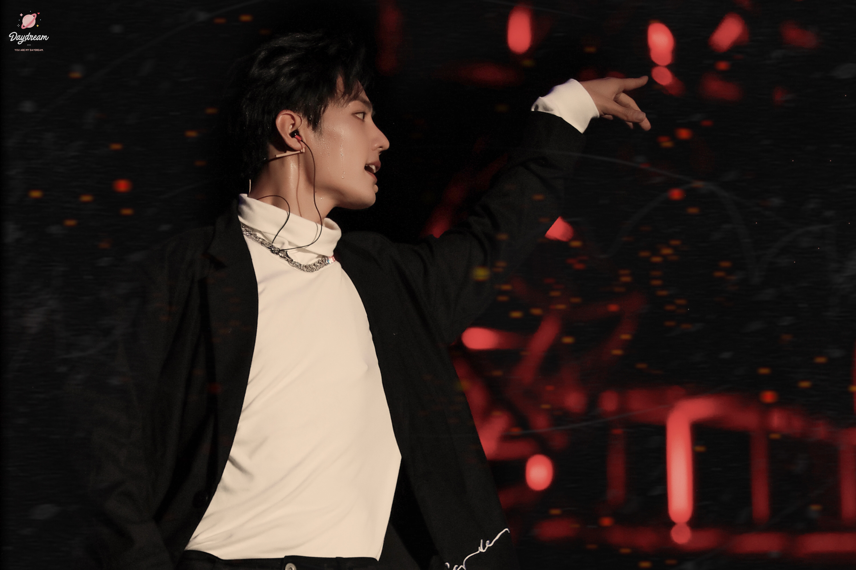 181201x 玖少年团深圳演唱会 肖战