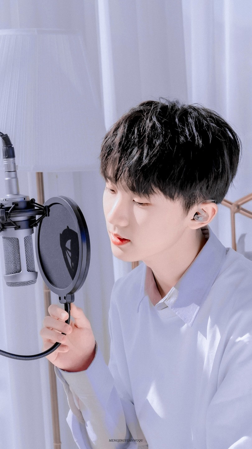 马嘉祺 微博:梦境圆舞曲