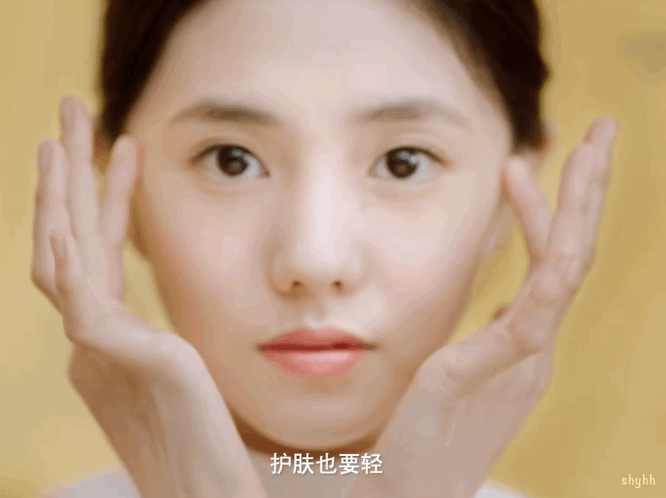 刘浩存.