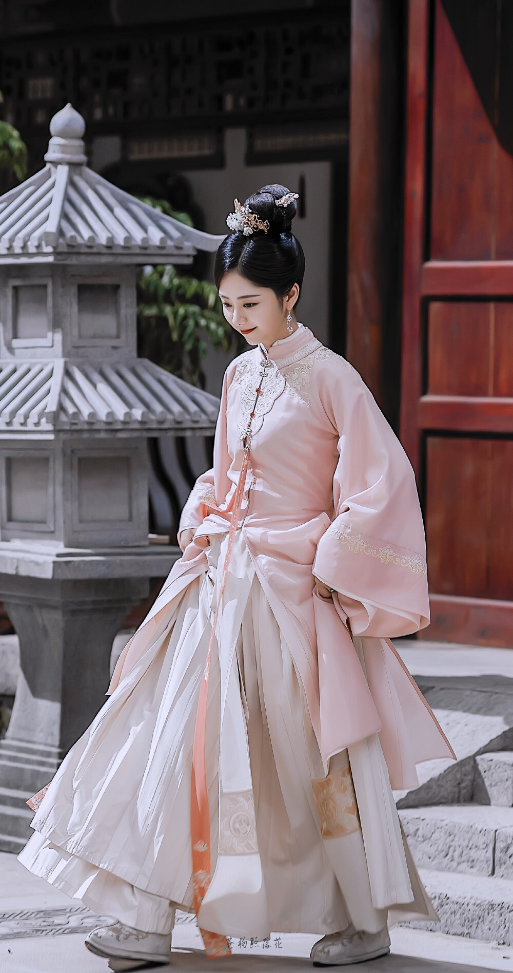 谭松韵##谭松韵锦心似玉# 锦心似玉 | 罗十一娘 剧照 | 修图 cr@补贩