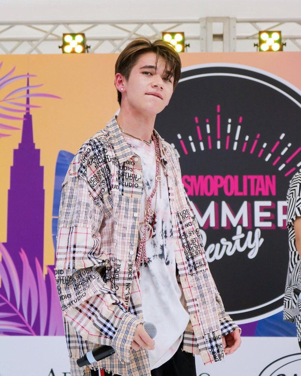 庆怜 cr :ins irasshaimase _yay