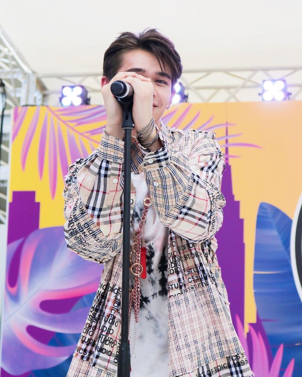 庆怜 cr :ins irasshaimase _yay