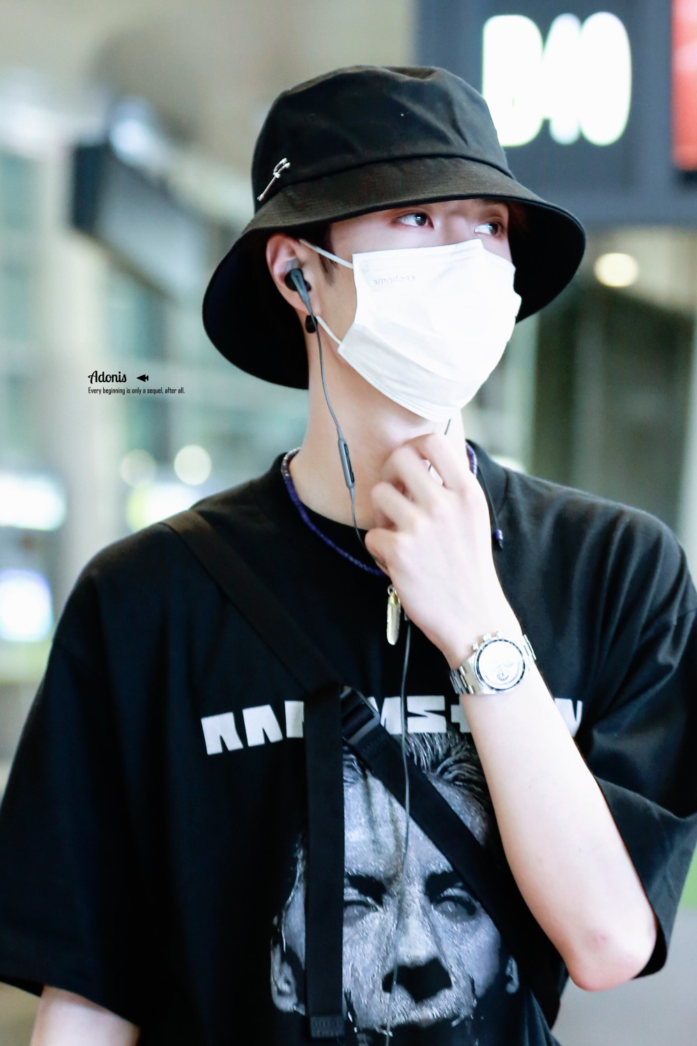 180605 长沙-杭州 @uniq-王一博 感慨眼睛是真的漂亮～亮晶晶～ cr