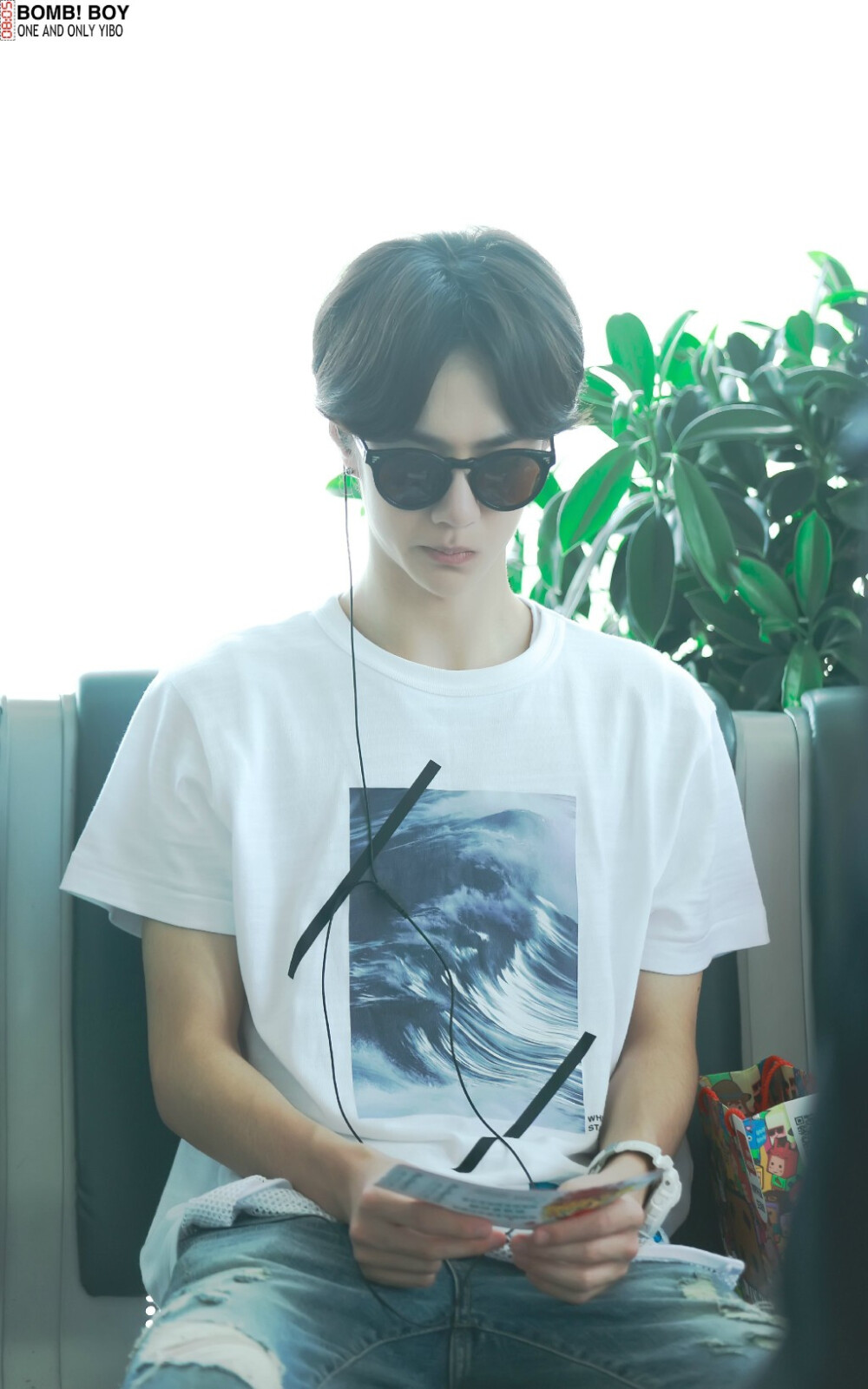 150611长沙北京uniq王一博crlogo