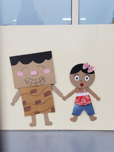 幼儿园手工纸板小人图片