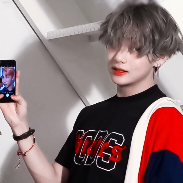 bts 金泰亨 头像