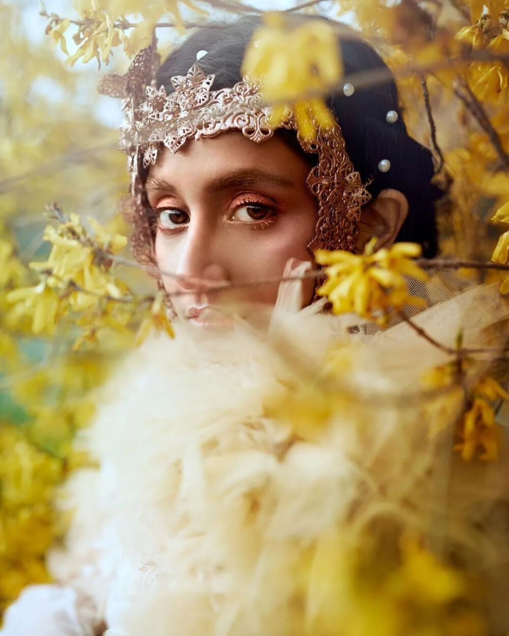 bella kotak是一位艺术,时尚和人像摄影师,其作品常常充满着绚丽多彩