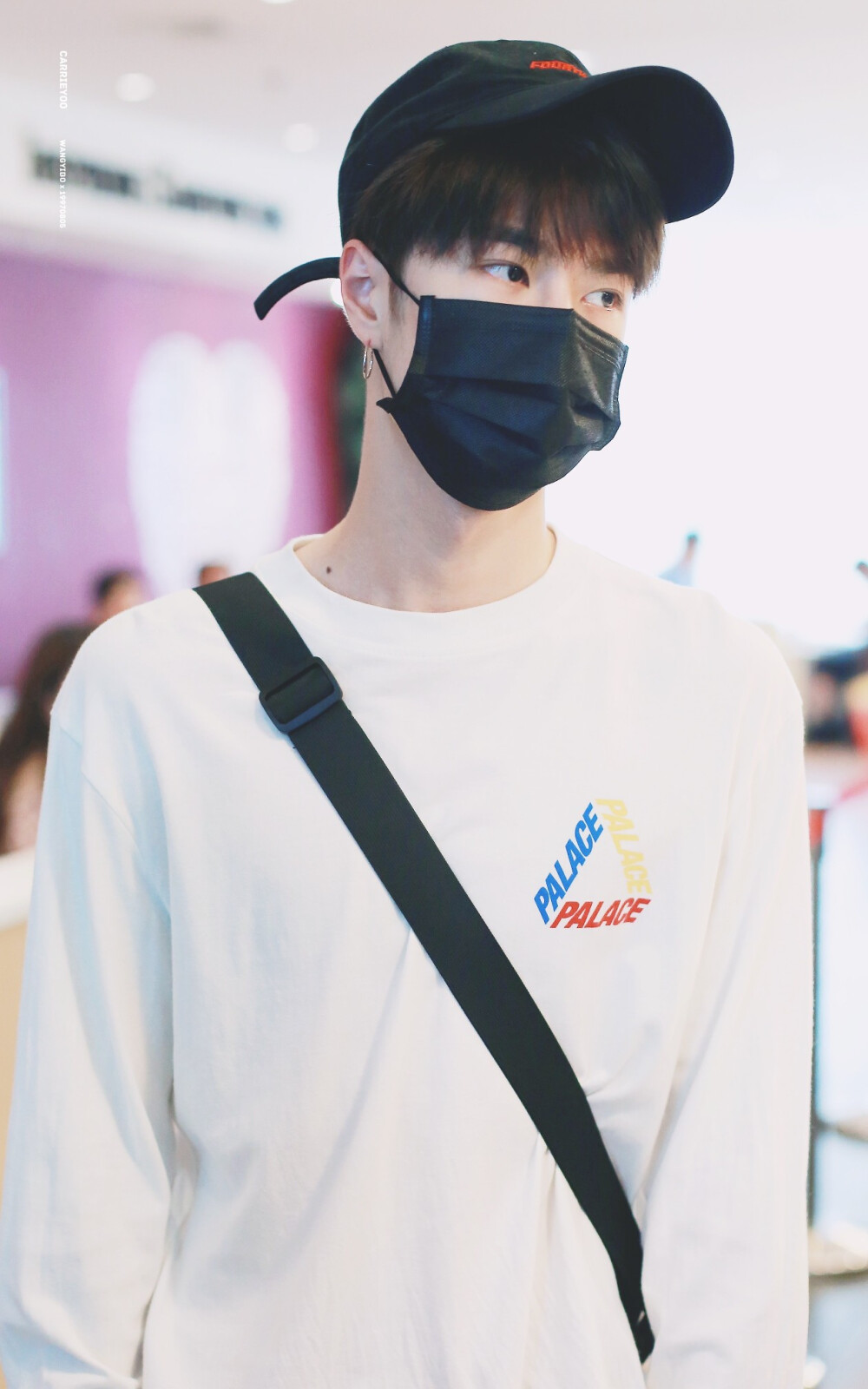 170702 北京-长沙 @uniq-王一博 cr:logo