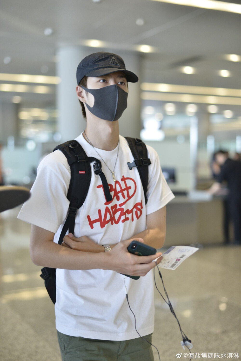 190617 上海-长沙 @uniq-王一博 cr:logo