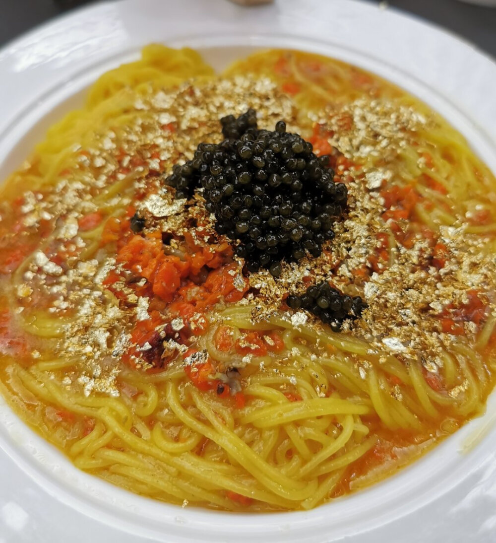 鱼子金箔蟹黄面