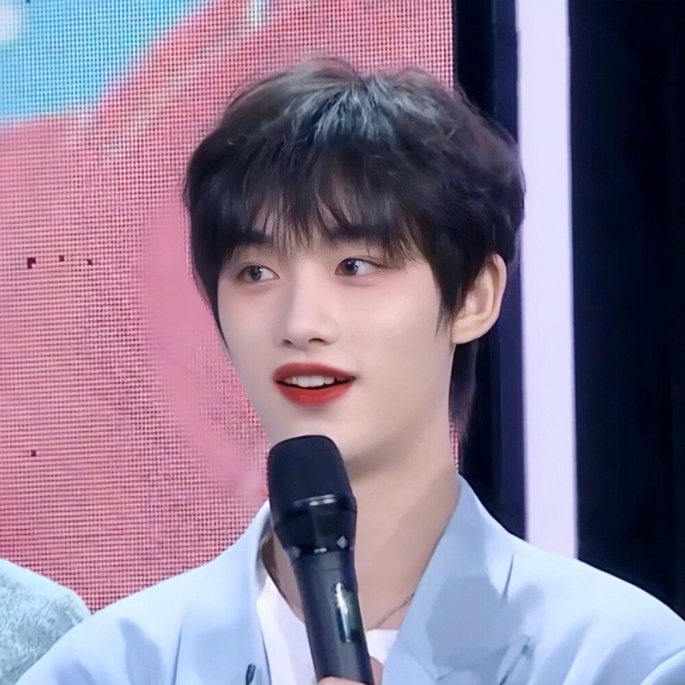 丁程鑫可二改已加妆容9p