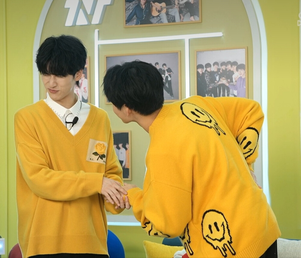 严浩翔贺峻霖张真源