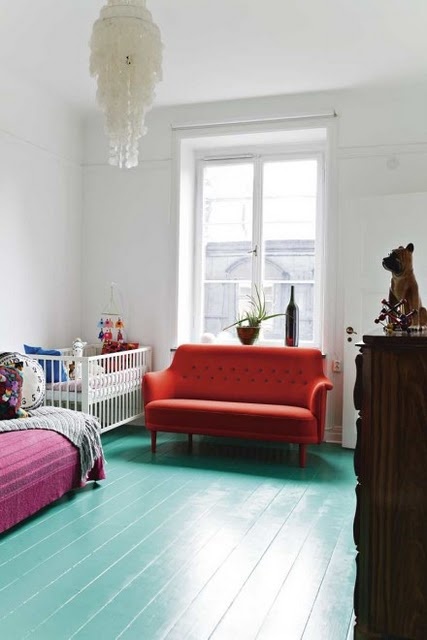 婴儿卧室,最初对色彩的梦想.