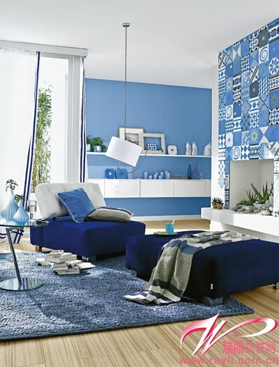 comcn 不同蓝色在客厅的清凉搭配