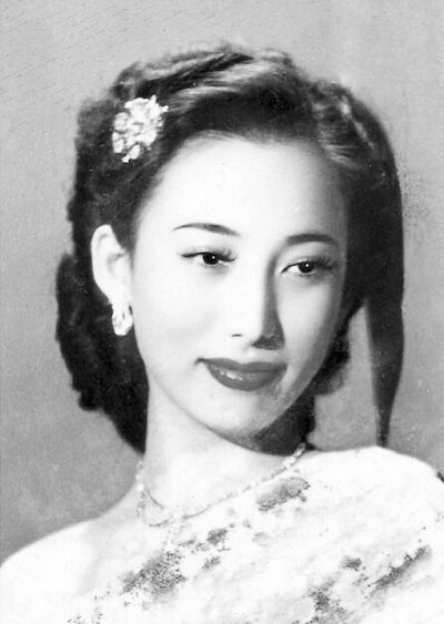 著名话剧演员,电影演员.1962年被推举为新中国二十二大电影明星.
