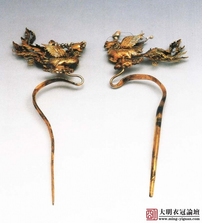 江西博物馆藏 凤高65厘米,长10厘米,钗脚长4厘米,重165克