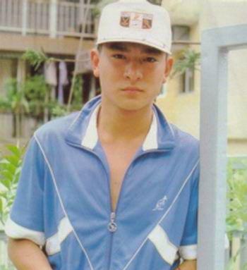 华仔小时候就帅气逼人啊!