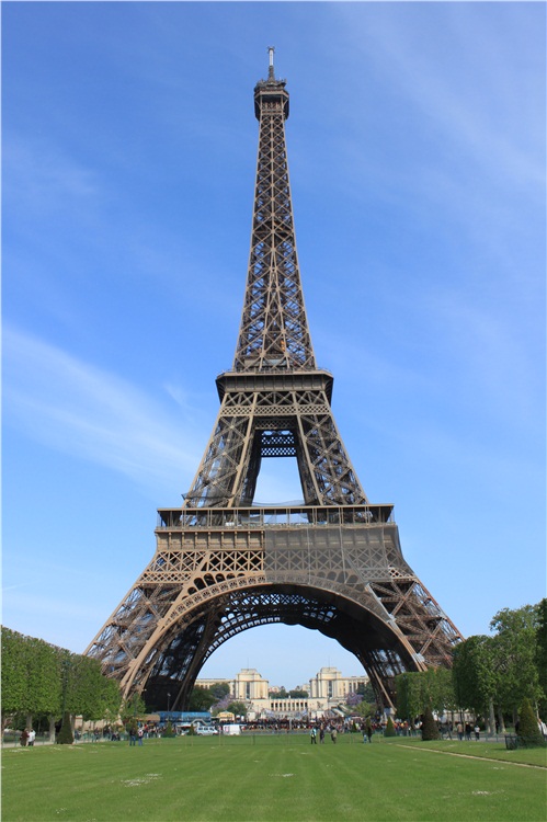 埃菲尔铁塔得名于设计它的桥梁工程师居斯塔夫·埃菲尔.图片