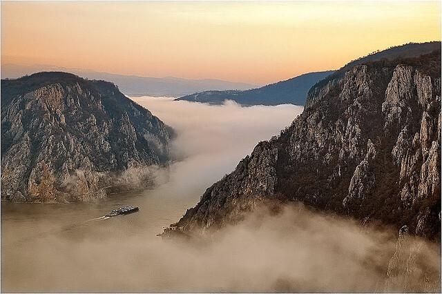 pufan非常善于把握自然场景中的光线,并以此来创作富640_426