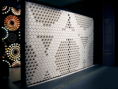 这个装置设计展出于2012 米兰 设计周的 "the antipodes of the