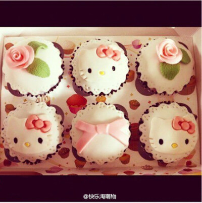 hello kitty的纸杯蛋糕