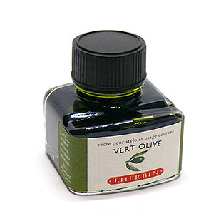 herbin 是墨水产品中的最老品牌.这瓶则带有绿橄榄的清香.