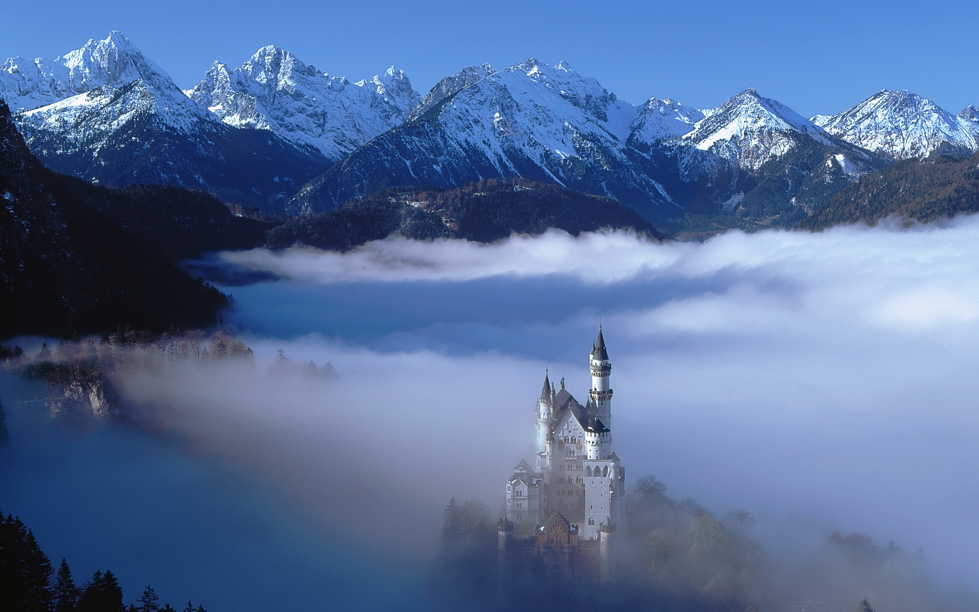 德国风景,云雾中的城堡 壁纸 