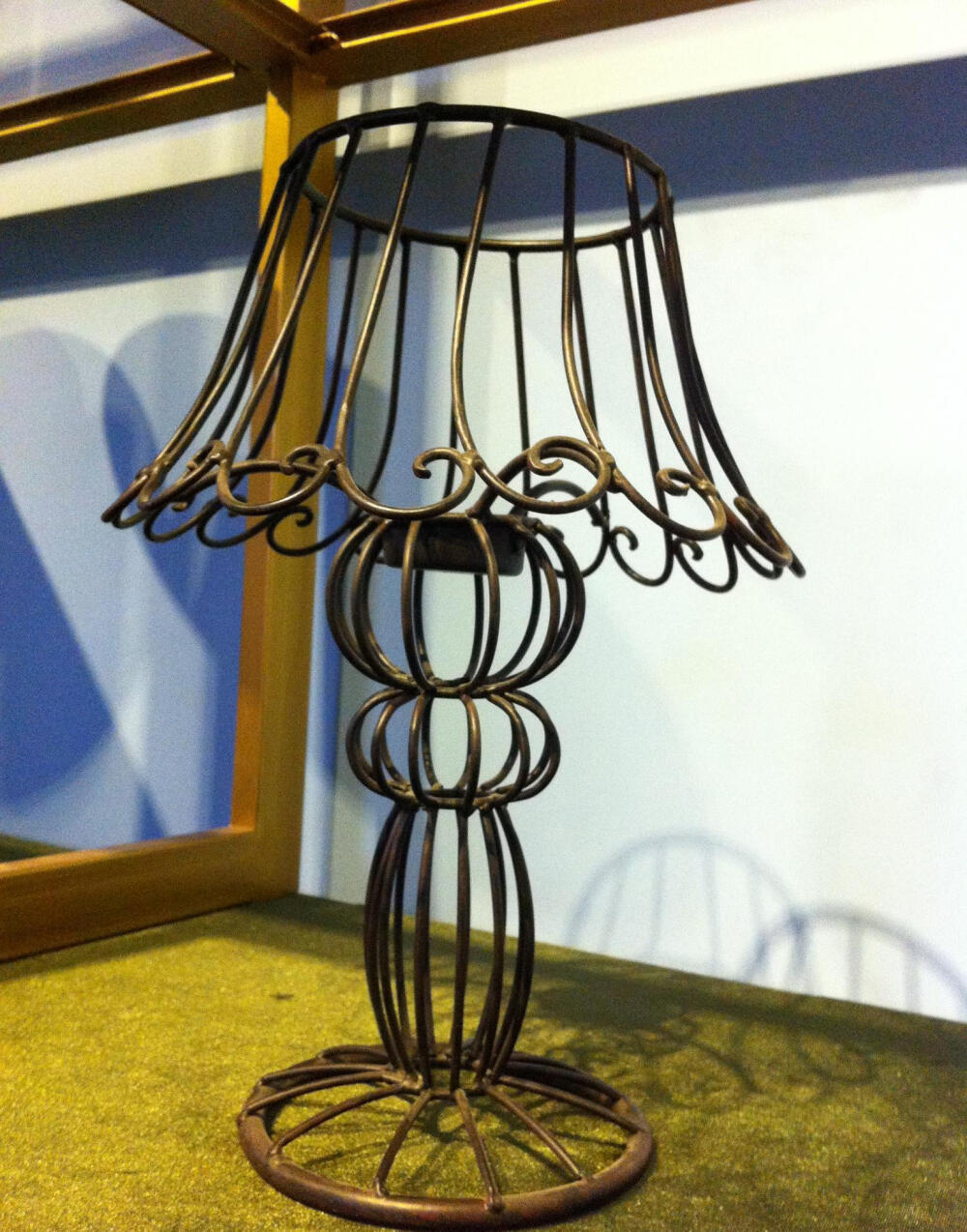 法国手工铁艺烛台/灯/饰品/台灯 http://item.taobao.com/item.htm?