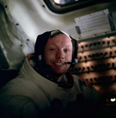 尼尔 奥尔登 阿姆斯特朗(neil alden armstrong,1930年8月5日-)曾是一