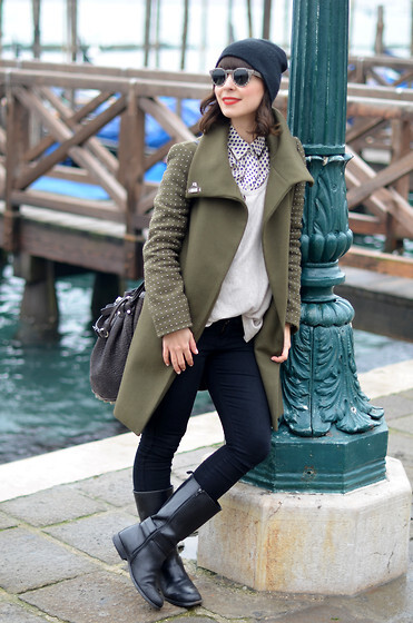 yl一个频频回头的人