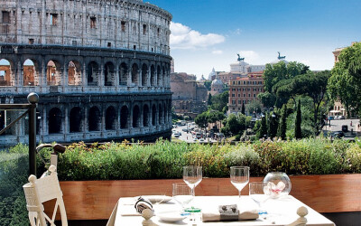 意大利罗马曼菲蒂宫酒店 从罗马曼菲蔕宫酒店的佛罗伦萨餐厅看罗马