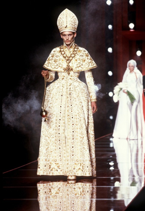 中世纪教皇服饰图片