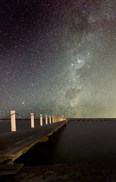 星夜白昼图片