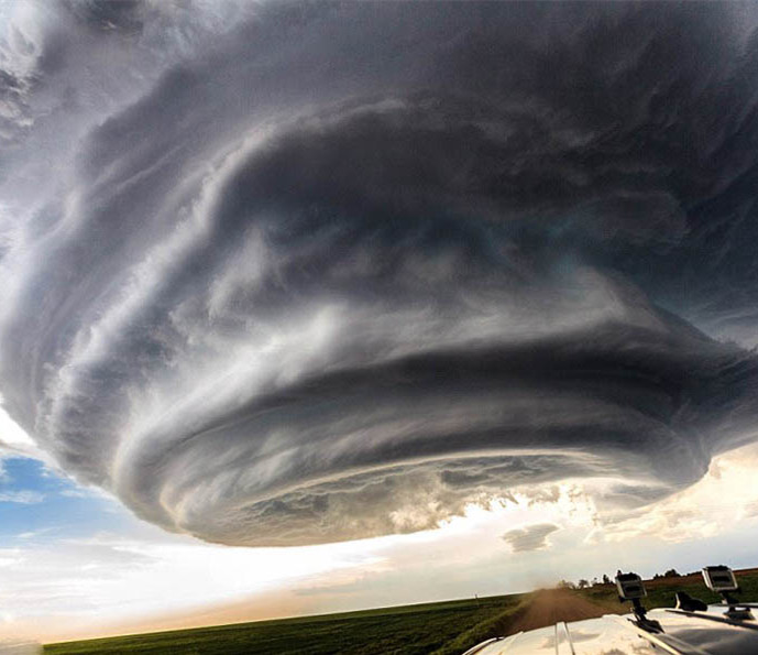超级雷雨胞作为一种强对流胞,极易导致龙卷风的形成
