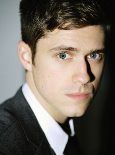 aaron tveit