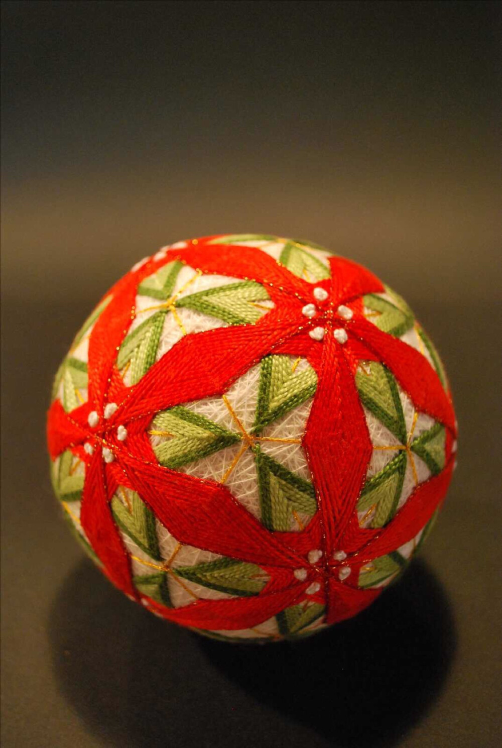 是民间艺术的一种形式,起源于中国,而后成为了一种日本传统玩具,它与