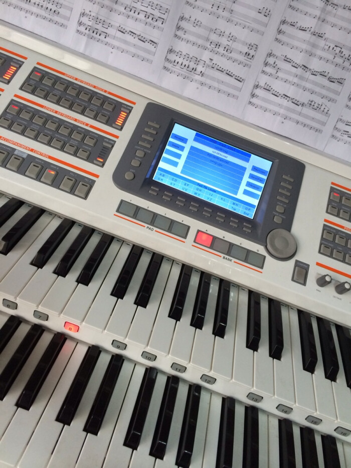 iphone桌面-壁纸-吟飞双排键