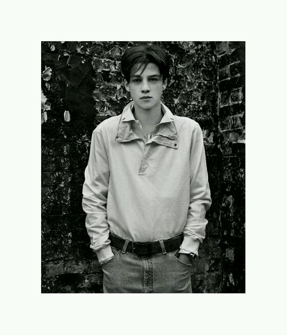 阿什·斯戴梅斯特 (ash stymest),1991年7月31日出生,英国模特