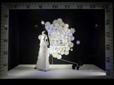 曼哈顿 kleinfeld bridal 婚纱店橱窗 .~(≥▽≤)/~ 繁星