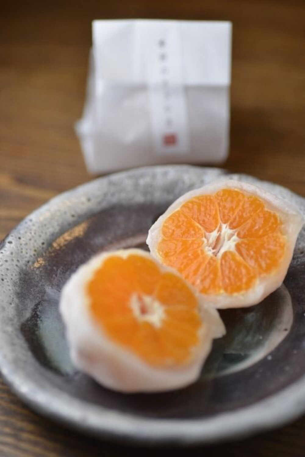 以"长命寺樱叶糕"为代表;关西风味的是用道名寺粉饼.以京都.