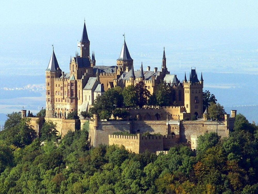 德国霍亨索伦城堡 德国最著名的两座城堡之一,见证了霍亨索伦家族的