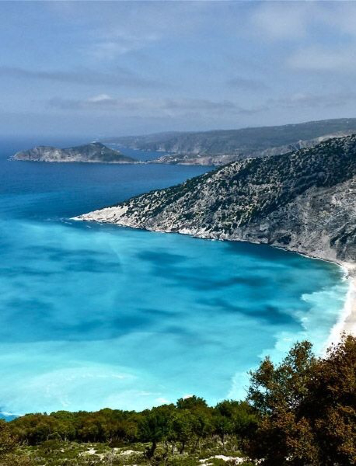 希腊:米尔托斯海滩 myrtos beach 米尔托斯海滩是希腊最美海滩,其位于