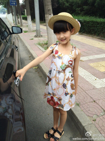 温宜公主纪姿含的裙子 @@newme态度童装