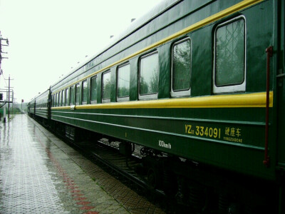 绿皮火车尾部图片