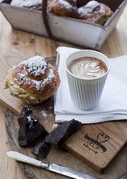 美丽的一天从咖啡早餐开始