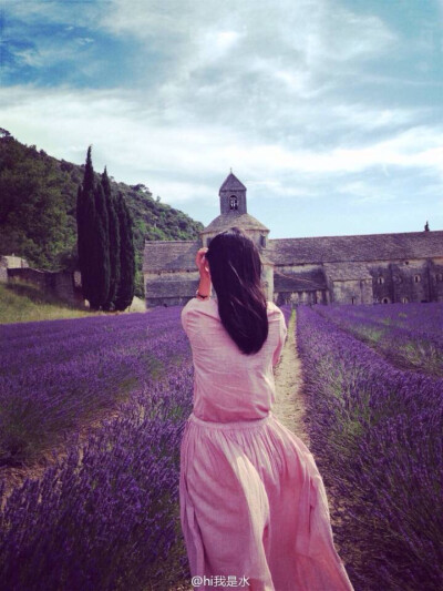 收集   点赞  评论  长裙绣花鞋薰衣草背影 0 0 小小海豚  发布到